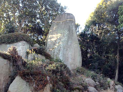 岩上神社の神籬石