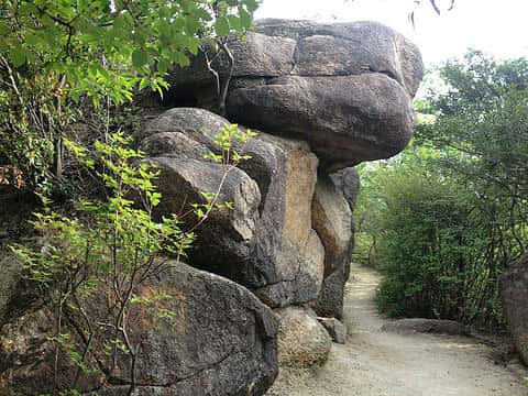 六甲連山の東端　北山公園内の巨石群