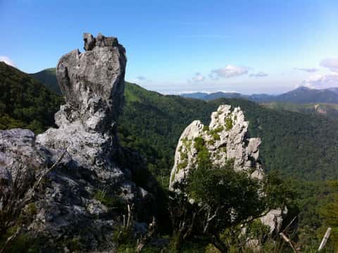 剣山の頂上近くにある奇石