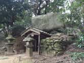 淡路島の石上神社が祀る巨石
