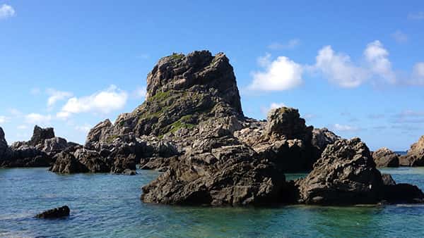 伊平屋島 ヤヘー岩