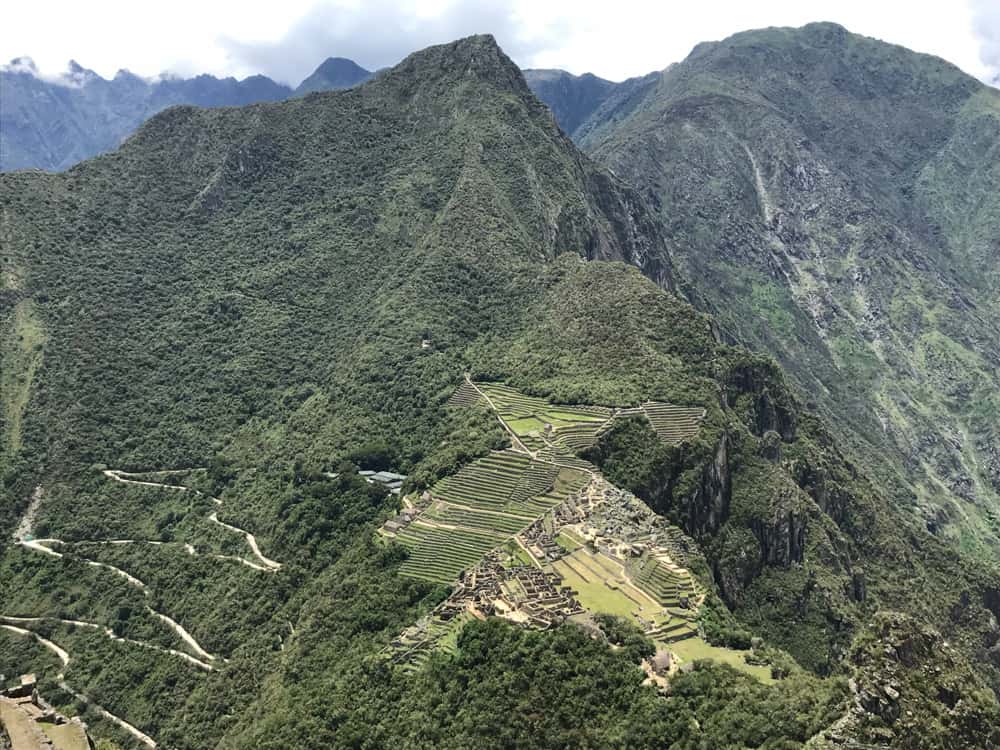 ワイナピチュ頂上からのマチュピチュの景色