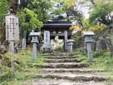 大峰山頂上近くの大峯山寺山道