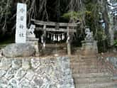 守屋山麓の守屋神社