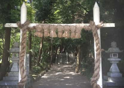 神山神社　参道入り口