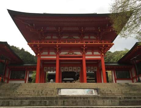 風格ある近江神宮の正門