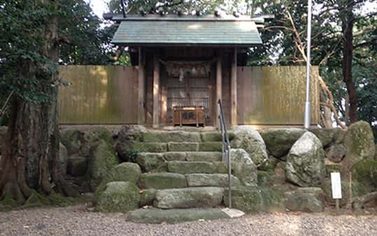 野志里神社の本殿