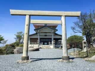 御嶽神社 鳥居と拝殿