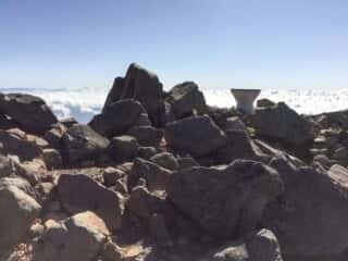 白山頂上の巨石群