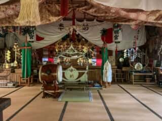 石神神社 　拝殿　青森
