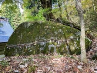 丹内山神社　アラハバキ大神の磐座