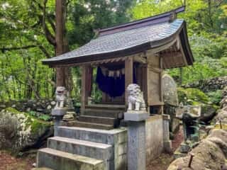 大石神社　拝殿