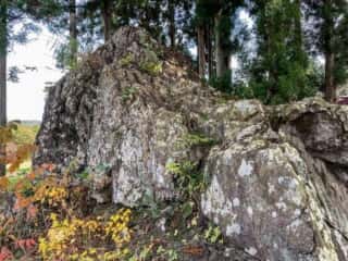 磐神社 (男石大明神)　御神体の磐座