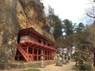 岩面大佛 境内