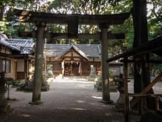 式内社忍山神社の境内 (奈其波志忍山宮比定地)