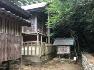 和多都美神社　本殿裏