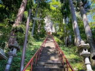 中之獄神社 参道の階段