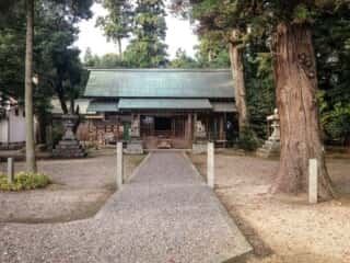 神戸神社 参道 (穴穂宮比定地)
