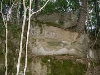 守屋山腹の巨石