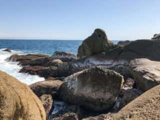 海岸の岩場
