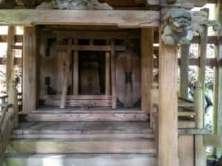 守屋神社　拝殿