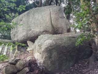 舟木石上神社巨石群