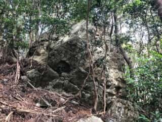若杉山遺跡の巨石群