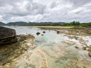 奄美大島 節田立神岩