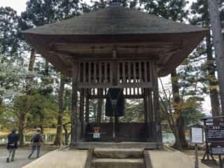 毛越寺の鐘楼堂
