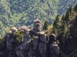 御在所岳 ロープウェイから望む大黒岩