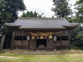 六所神社　拝殿