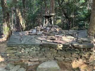 八倉比賣神社 磐座