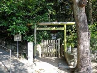 おのころ島神社・八百萬神社　安産のお砂所