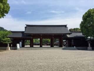 南神門　橿原神宮