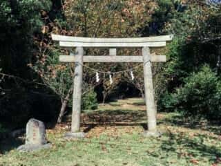 舟木石上神社 　鳥居