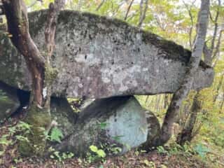 姫神山 笠石