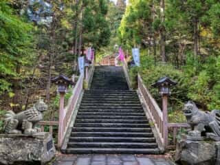 真山神社　参道