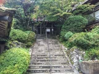 大師堂・岩屋寺　参道