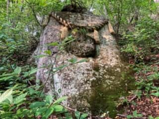 辰子の鏡石　秋田県仙北市