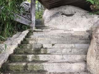 宝珠山立石寺　石の参道