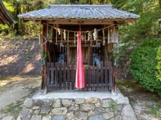 石座神社