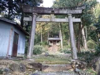 白山神社　鳥居　船来山 (伊久良河宮比定地)