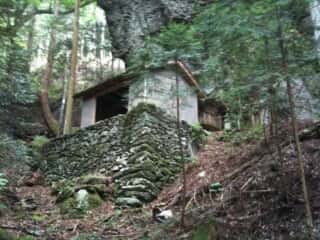 石尾神社　拝殿