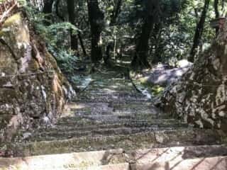 赤岩神社の参道となる階段