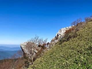 鶴石と亀石を横から見る