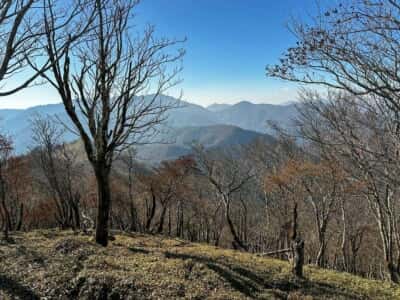 天神丸から一ノ森と剣山を望む