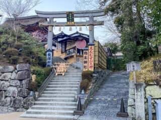 地主神社