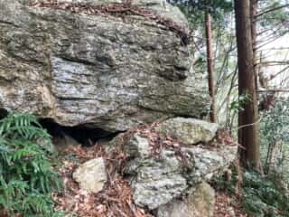 若杉山遺跡の巨石群