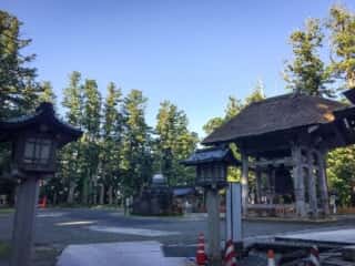 出羽三山神社 境内