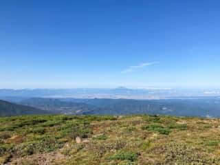 八甲田山 山頂から岩手山を望む
